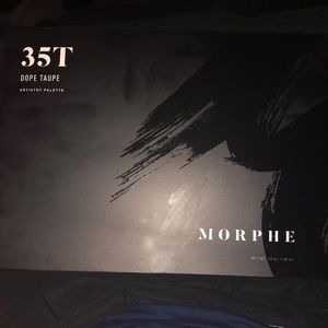 Morphe 35T Dope Taupe artistry palette